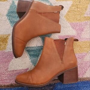 Women’s TOMS Chelsea Brown Boots —Size 10